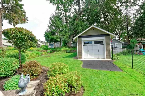 1048 Lexington Ave, Schenectady, NY 12309 photo 17