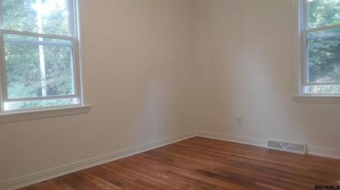 116 Pershing Dr, Schenectady, NY 12302 photo 7