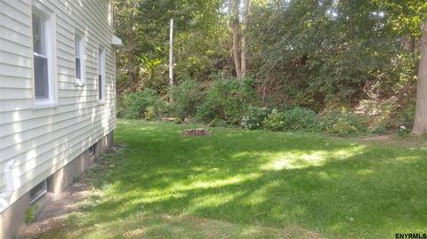 116 Pershing Dr, Schenectady, NY 12302 photo 3
