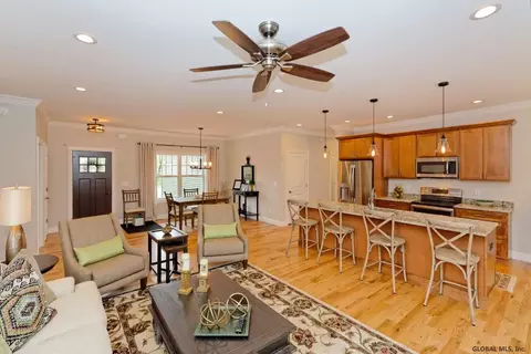 32 Devin Ct, Queensbury, NY 12804 photo 4