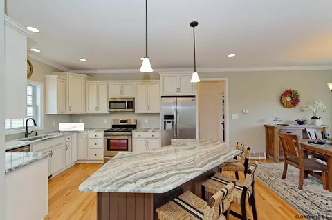 6 Julia Cir, Mechanicville, NY 12118 photo 4