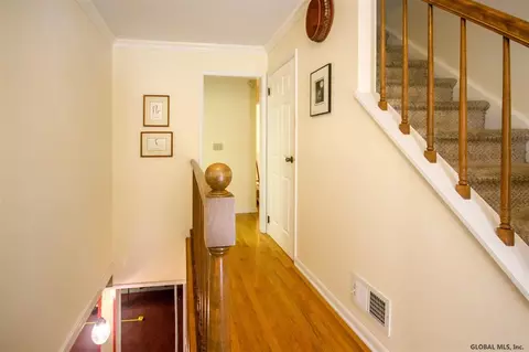 29 Fairway Ave, Delmar, NY 12054 photo 3