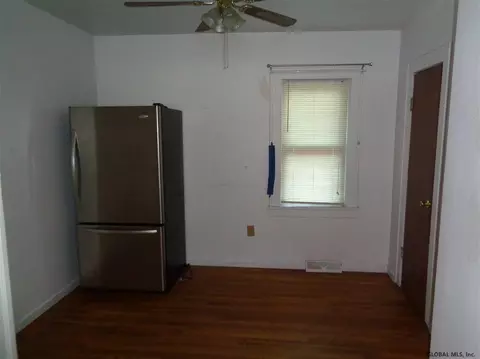 1879 Gray St, Schenectady, NY 12306 photo 2