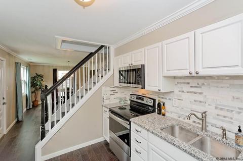 1024 Alheim Dr, Schenectady, NY 12303 photo 3