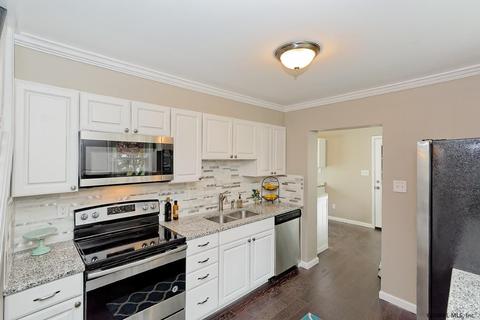 1024 Alheim Dr, Schenectady, NY 12303 photo 2