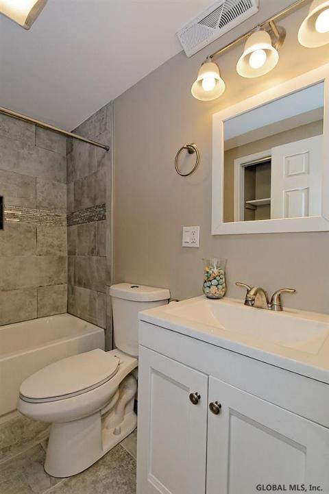 1024 Alheim Dr, Schenectady, NY 12303 photo 9