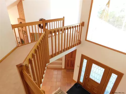 48 Oak Tree Ln, Niskayuna, NY 12309 photo 4