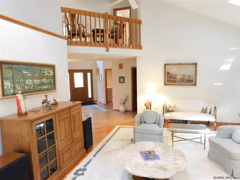 48 Oak Tree Ln, Niskayuna, NY 12309 photo 9