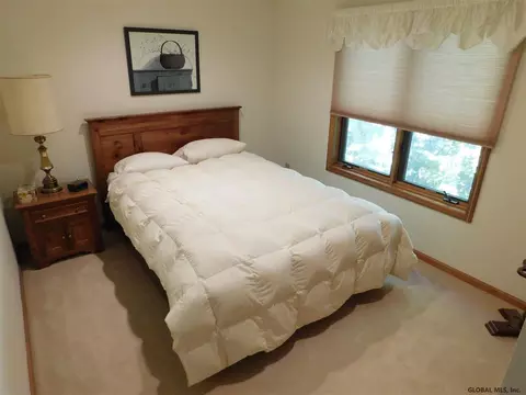 48 Oak Tree Ln, Niskayuna, NY 12309 photo 20