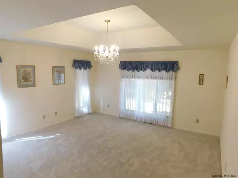 48 Oak Tree Ln, Niskayuna, NY 12309 photo 18
