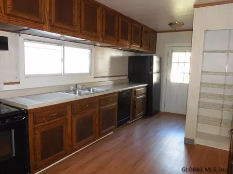 39 Willow Ave, Schenectady, NY 12304 photo 7