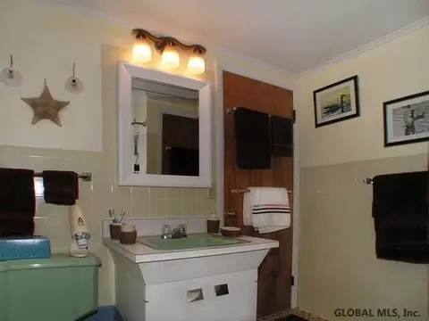 215 Elder St, Schenectady, NY 12304 photo 13