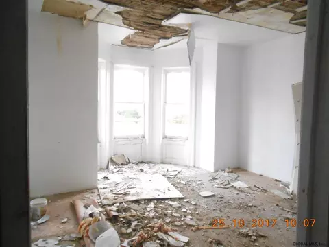 768 State St, Schenectady, NY 12307 photo 3