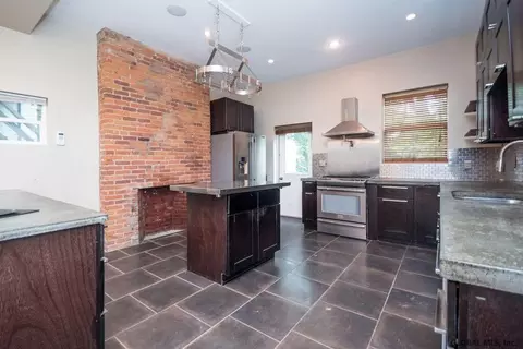 107 Front St, Schenectady, NY 12305 photo 3