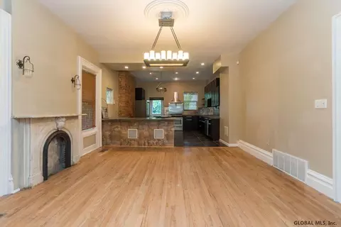 107 Front St, Schenectady, NY 12305 photo 8