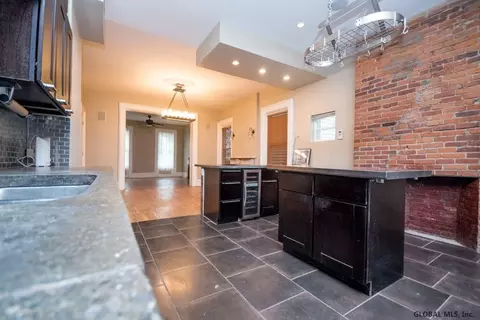 107 Front St, Schenectady, NY 12305 photo 4