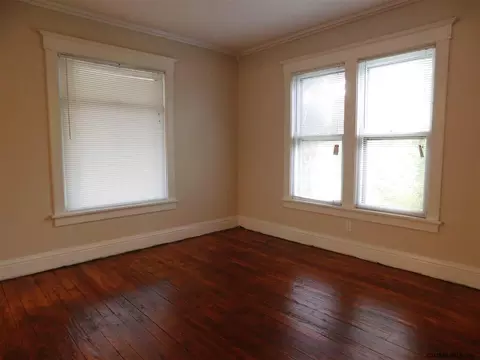 239 Elm St, Schenectady, NY 12304 photo 6