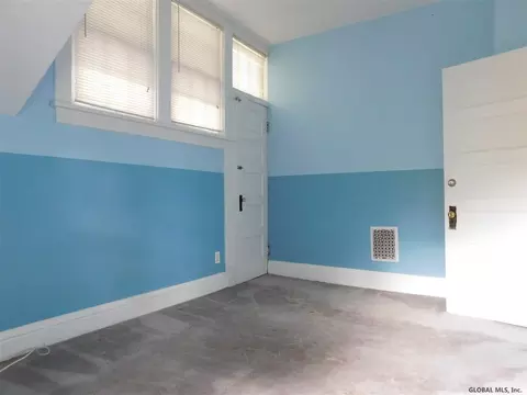 239 Elm St, Schenectady, NY 12304 photo 16