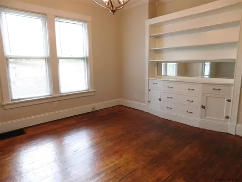 239 Elm St, Schenectady, NY 12304 photo 7