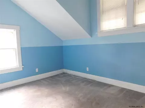 239 Elm St, Schenectady, NY 12304 photo 15