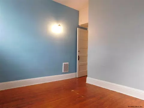 239 Elm St, Schenectady, NY 12304 photo 13