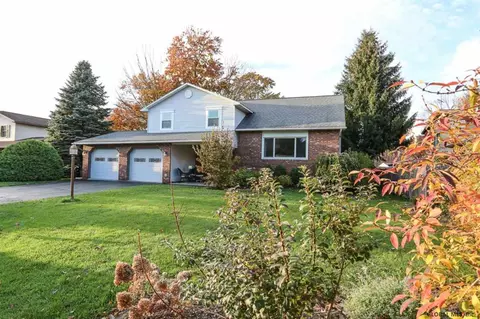 14 Riesling Rd, Niskayuna, NY 12309 photo 2