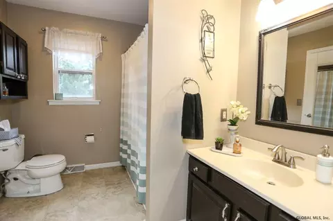 14 Riesling Rd, Niskayuna, NY 12309 photo 17