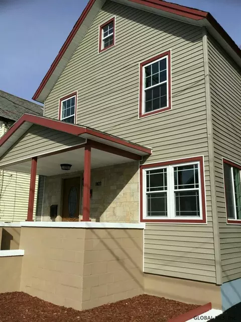 1027 Strong St, Schenectady, NY 12307 photo 2