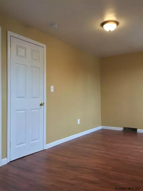 1027 Strong St, Schenectady, NY 12307 photo 22