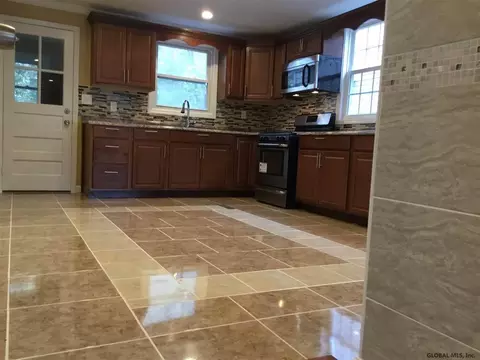 1027 Strong St, Schenectady, NY 12307 photo 8