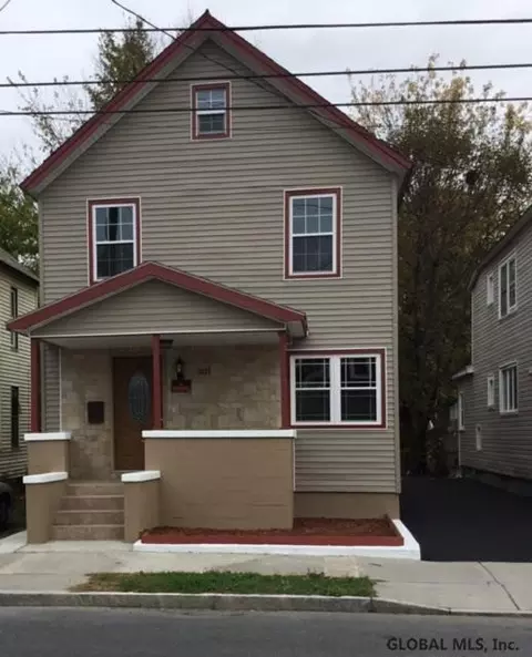 1027 Strong St, Schenectady, NY 12307 photo 1