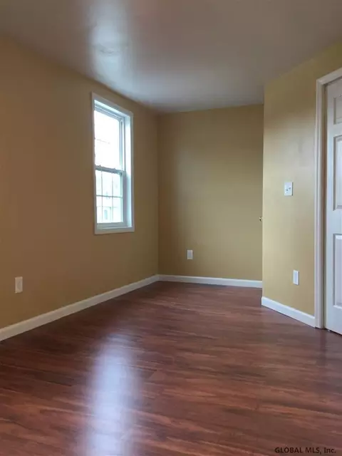 1027 Strong St, Schenectady, NY 12307 photo 21