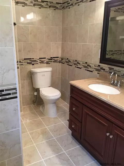1027 Strong St, Schenectady, NY 12307 photo 14