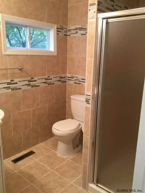 1027 Strong St, Schenectady, NY 12307 photo 10