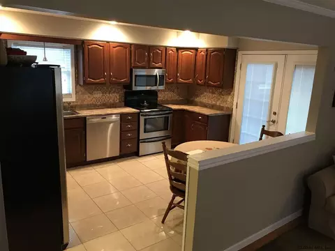 127 Beacon Rd, Glenmont, NY 12077 photo 7