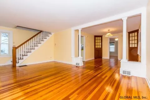 236 Edward St, Schenectady, NY 12304 photo 5