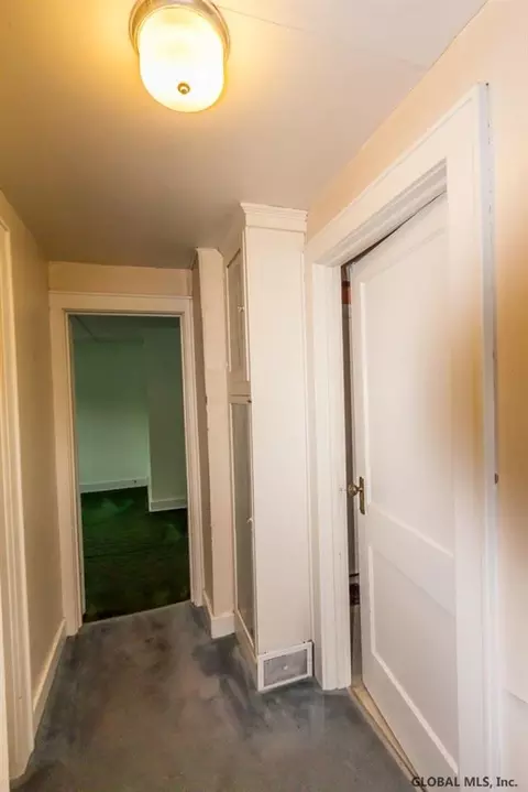 236 Edward St, Schenectady, NY 12304 photo 18