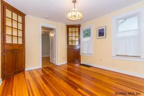 236 Edward St, Schenectady, NY 12304 photo 7