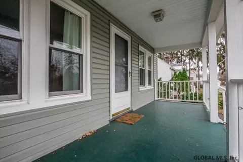 236 Edward St, Schenectady, NY 12304 photo 4