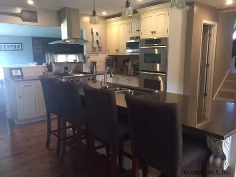 451 Wallace Rd, Schenectady, NY 12304 photo 5