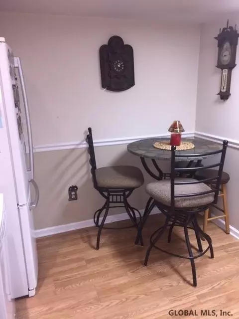 451 Wallace Rd, Schenectady, NY 12304 photo 4