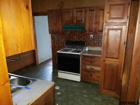 228 5th St, Schenectady, NY 12302 photo 5