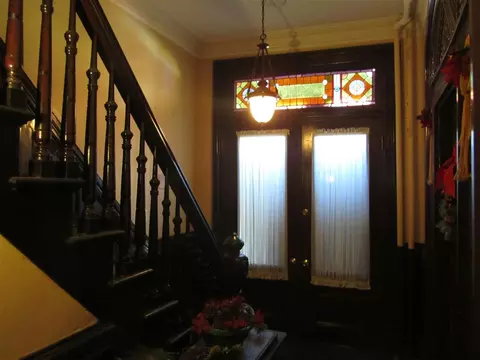 154 3rd St, Troy, NY 12180 photo 3
