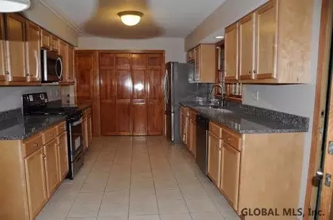 526 Delaware Ave, Delmar, NY 12054 photo 7