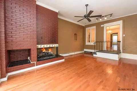 25 Front St, Schenectady, NY 12305 photo 8