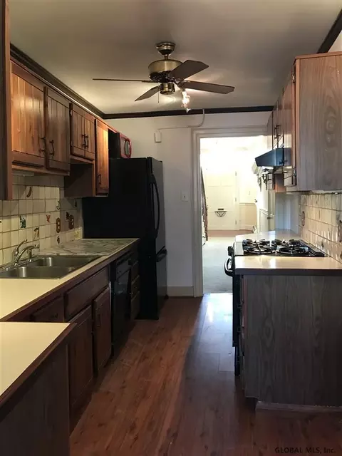 25 Front St, Schenectady, NY 12305 photo 4