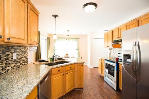 58 Brookhaven Ln, Glenmont, NY 12077 photo 3