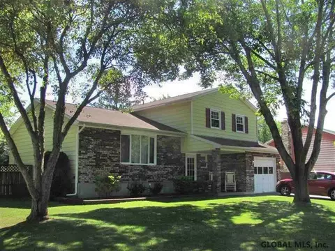 32 Peel St, Selkirk, NY 12158 photo 1