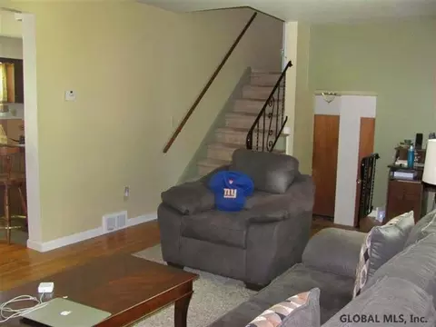 32 Peel St, Selkirk, NY 12158 photo 8