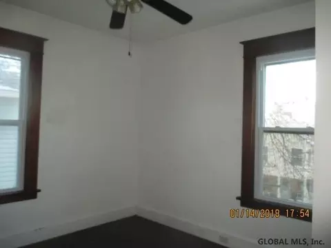 63 Spruce St, Schenectady, NY 12304 photo 17